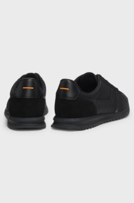 Lowtop Sneakers mit Kunstleder-Details, Schwarz