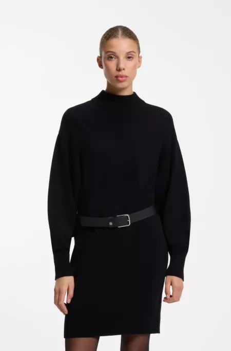 Ceinture en cuir italien avec garniture métallique à logo revisité