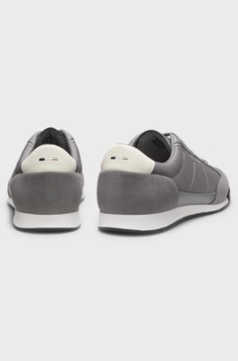 Sneakers con rifiniture in pelle scamosciata e suola a spina di pesce, Grigio