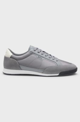 Sneakers con rifiniture in pelle scamosciata e suola a spina di pesce, Grigio