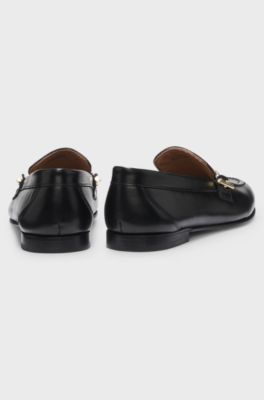 Leather loafers with chain trim and logo detail, Black