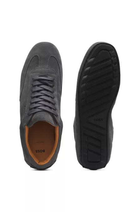 Sneakers aus Veloursleder mit Logo-Prägung
