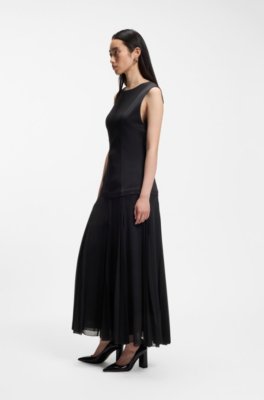 Sleeveless dress in crepe with plissé skirt 2