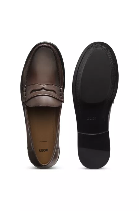 Leather moccasins with penny trim