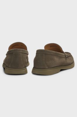 Loafer aus Veloursleder mit Pennyloafer-Besatz und Logo, Olive