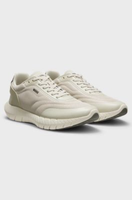 Sneakers stile runner con rifiniture in pelle, Beige chiaro
