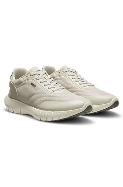 Running trainers with leather trims