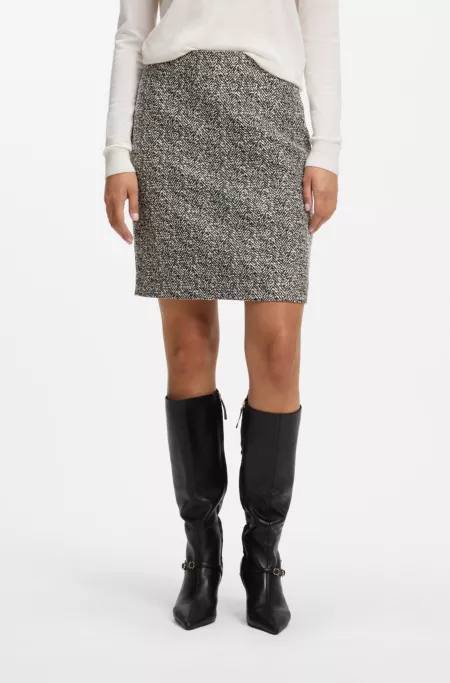 Slim-fit pencil skirt with herringbone pattern