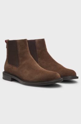 Chelsea boots in suede with embossed logo, Brown