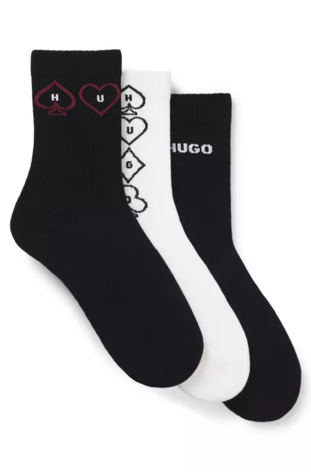 Three-pack of patterned socks in a cotton blend