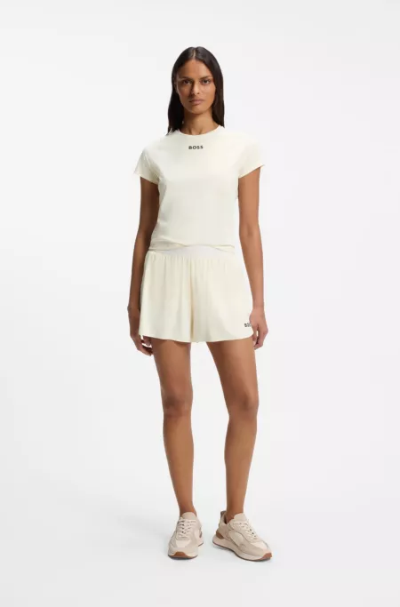Active dual-layer shorts with moisture management