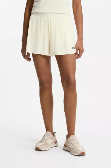 Active dual-layer shorts with moisture management