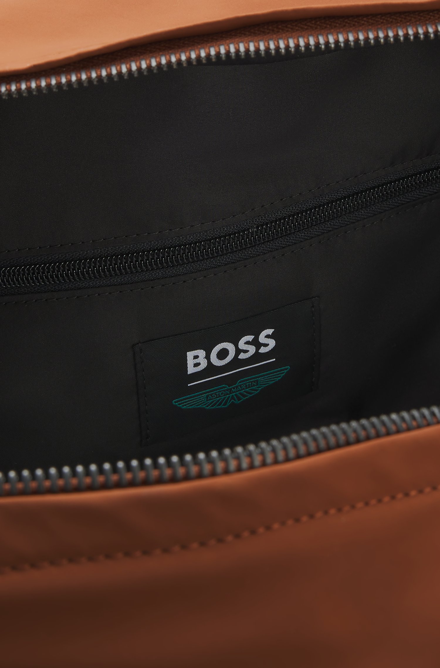 Boss x ASTON MARTIN holdall with special branding res- & sportväskor herr – bild 5