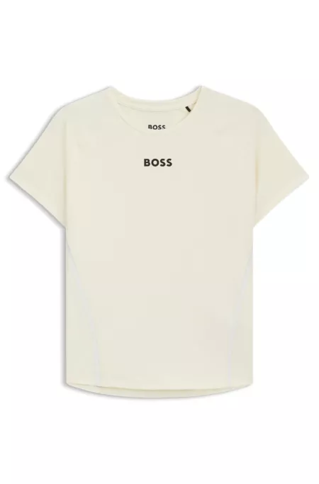 Active slim-fit T-shirt with moisture management