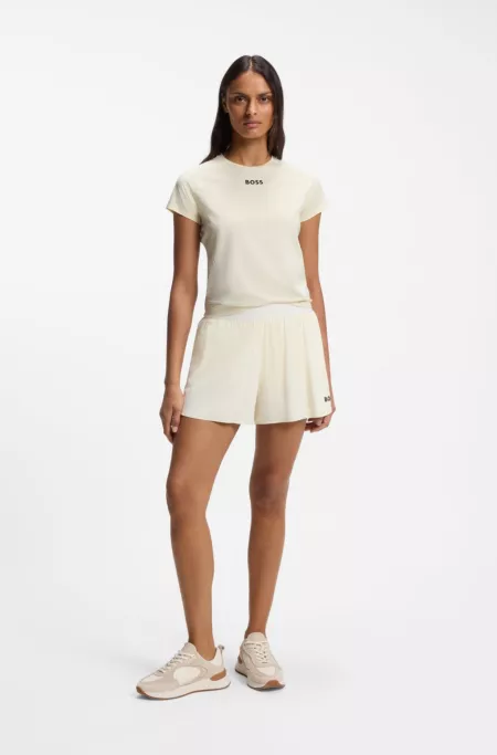 Active slim-fit T-shirt with moisture management
