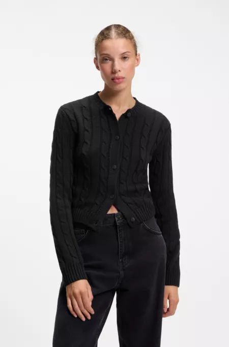 Cardigan en maille torsadée avec fermeture boutonnée