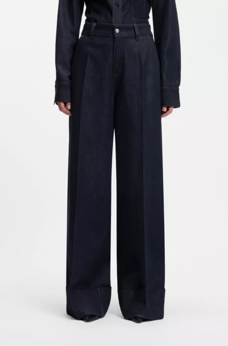 Jeans aus indigoblauem Denim mit weitem Beinverlauf