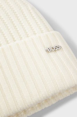 Beanie hat in ribbed virgin wool with pompom, Natural
