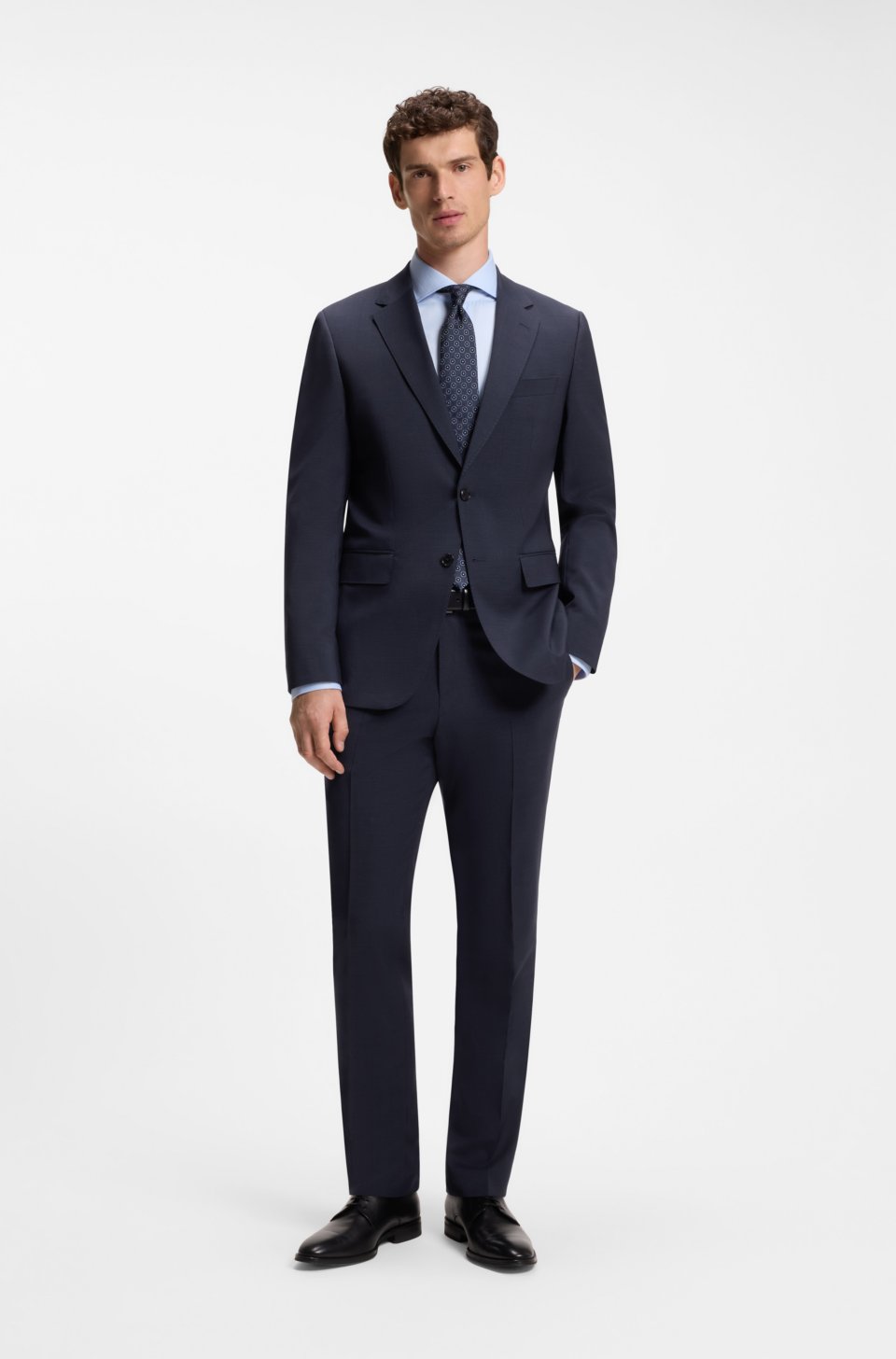Two-piece slim-fit suit in virgin wool