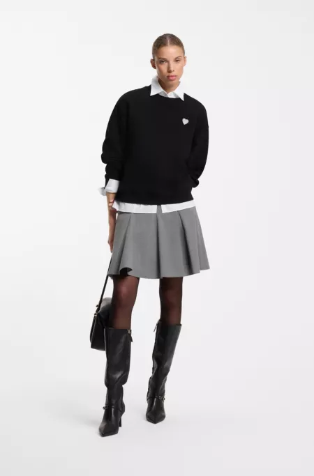 Sweat en coton avec étiquette logotée à cœur pailleté