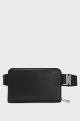 Crossbody-v&auml;ska med metallbeslag i borstat silver, Svart
