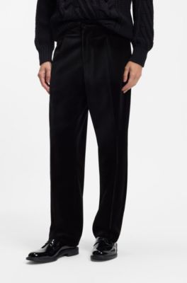 Modern-Fit Hose aus Baumwollsamt mit Bundfalten, Schwarz