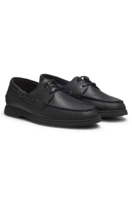 Boat shoes in tumbled leather 1
