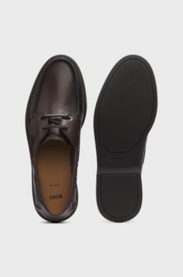 Mocassins bateau en cuir avec logo gaufr&eacute;, Marron fonc&eacute;