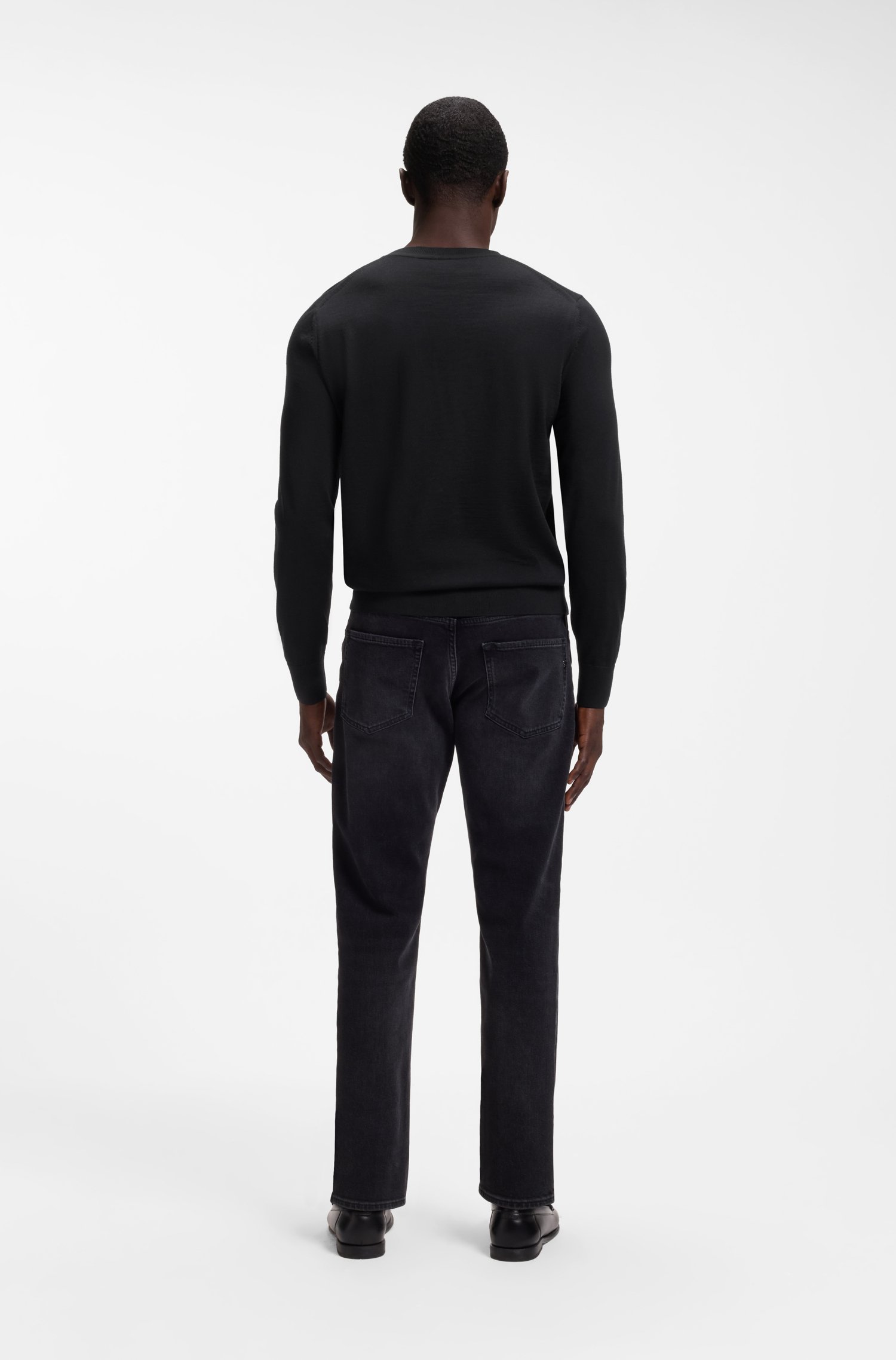 Boss V-neck sweater in extra-fine merino wool stickade tröjor herr – bild 3