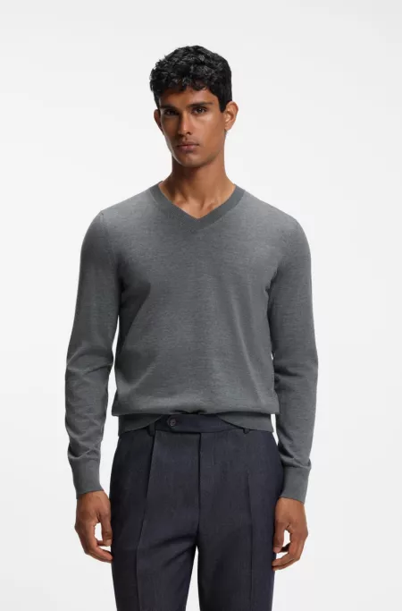 V-neck sweater in extra-fine merino wool
