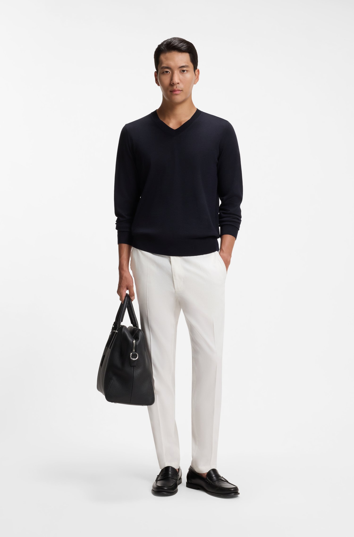 Boss V-neck sweater in extra-fine merino wool stickade tröjor herr – bild 2