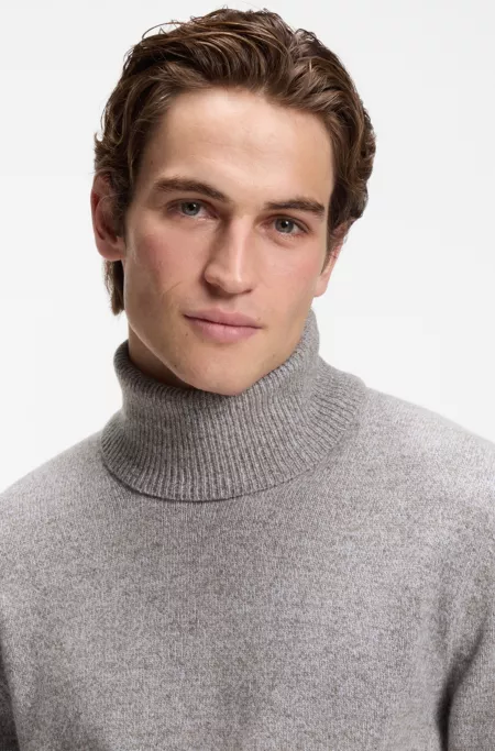 Pull à col roulé en laine vierge moulinée