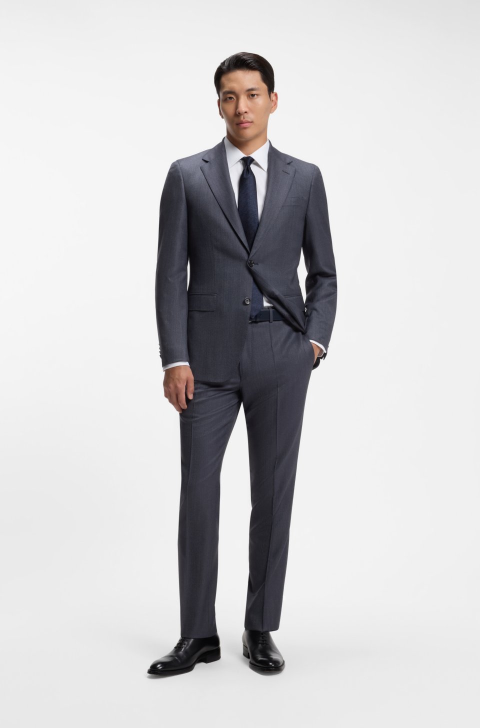Two-piece regular-fit suit in Italian virgin wool