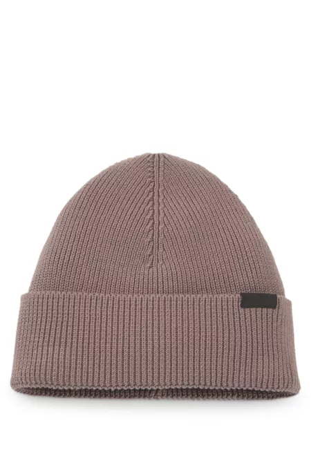 Bonnet en maille côtelée en coton avec étiquette logo tissée