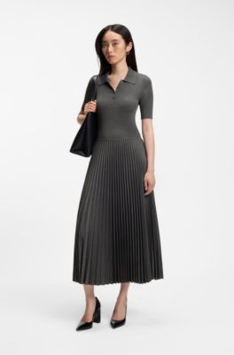 Vestido polo de manga corta con falda plisada, Gris oscuro