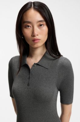 Vestido polo de manga corta con falda plisada, Gris oscuro