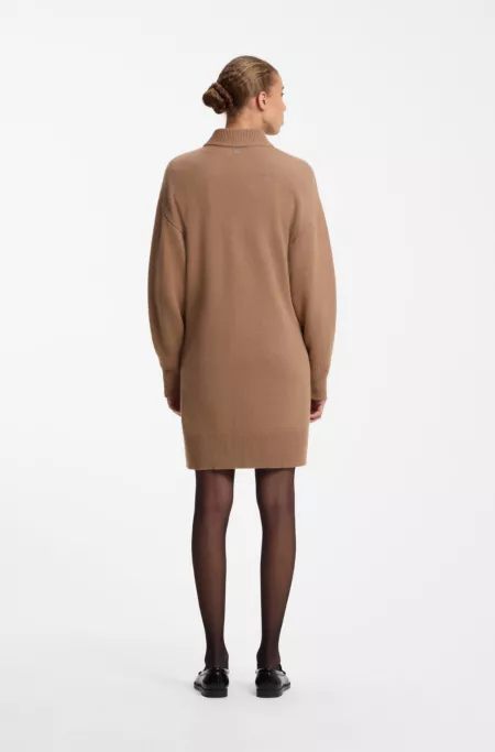 Robe en maille Oversize à petit col montant