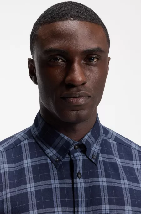 Regular-fit casual shirt in checked cotton flannel