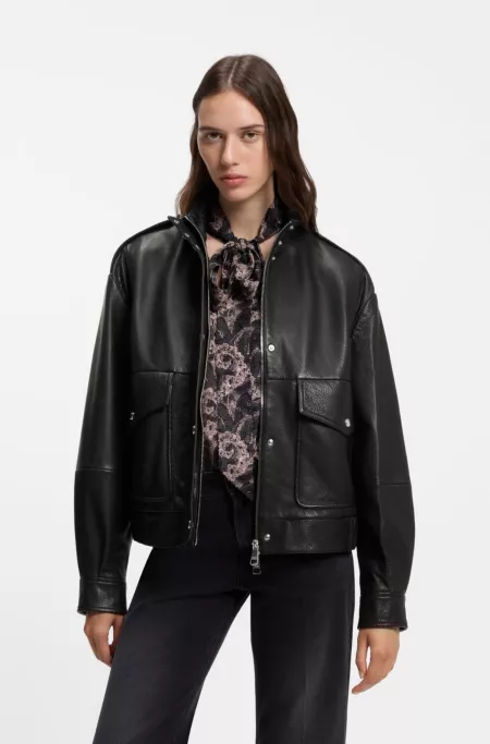 Lederjacke mit aufgesetzten Schulterklappen und Stehkragen