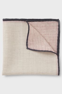 Hand-finished wool pocket square with double print, light pink