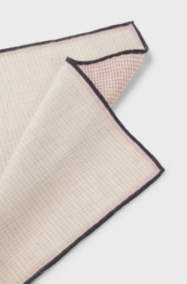 Hand-finished wool pocket square with double print, light pink