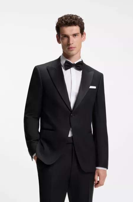 Slim-fit suit in Italian stretch virgin wool