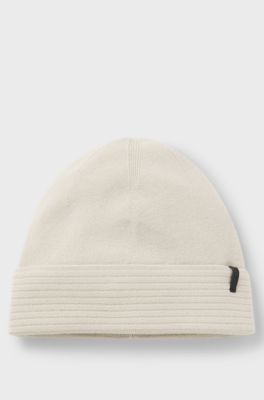 Knitted beanie hat in thermo-regulating stretch fabric, Light Beige