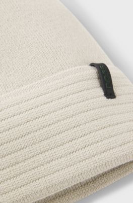 Knitted beanie hat in thermo-regulating stretch fabric, Light Beige