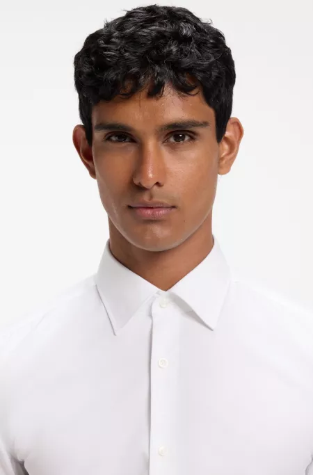 Slim-fit shirt in easy-iron cotton twill