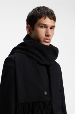 Fringed scarf in a wool blend with stacked logo, Black