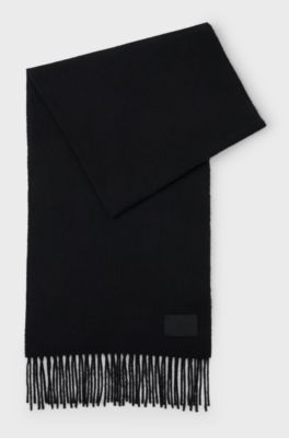 Fringed scarf in a wool blend with logo label, Black