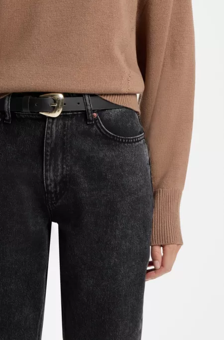 Ceinture en cuir italien avec boucle angulaire dorée