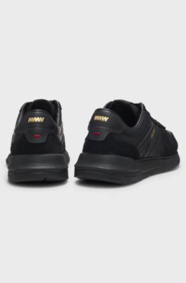 Sneakers in pelle scamosciata con logo in lamina dorata, Nero