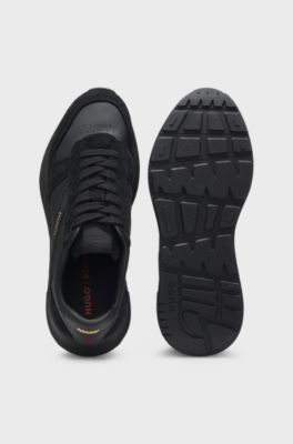 Sneakers in pelle scamosciata con logo in lamina dorata, Nero